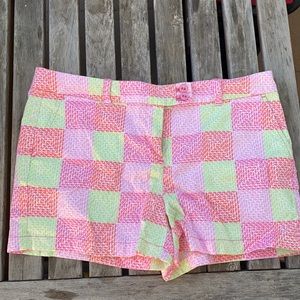 Vineyard Vines pink & green shorts 14
